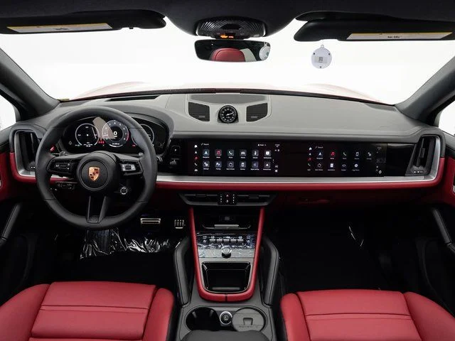 Certified Used 2025  Porsche S image 23