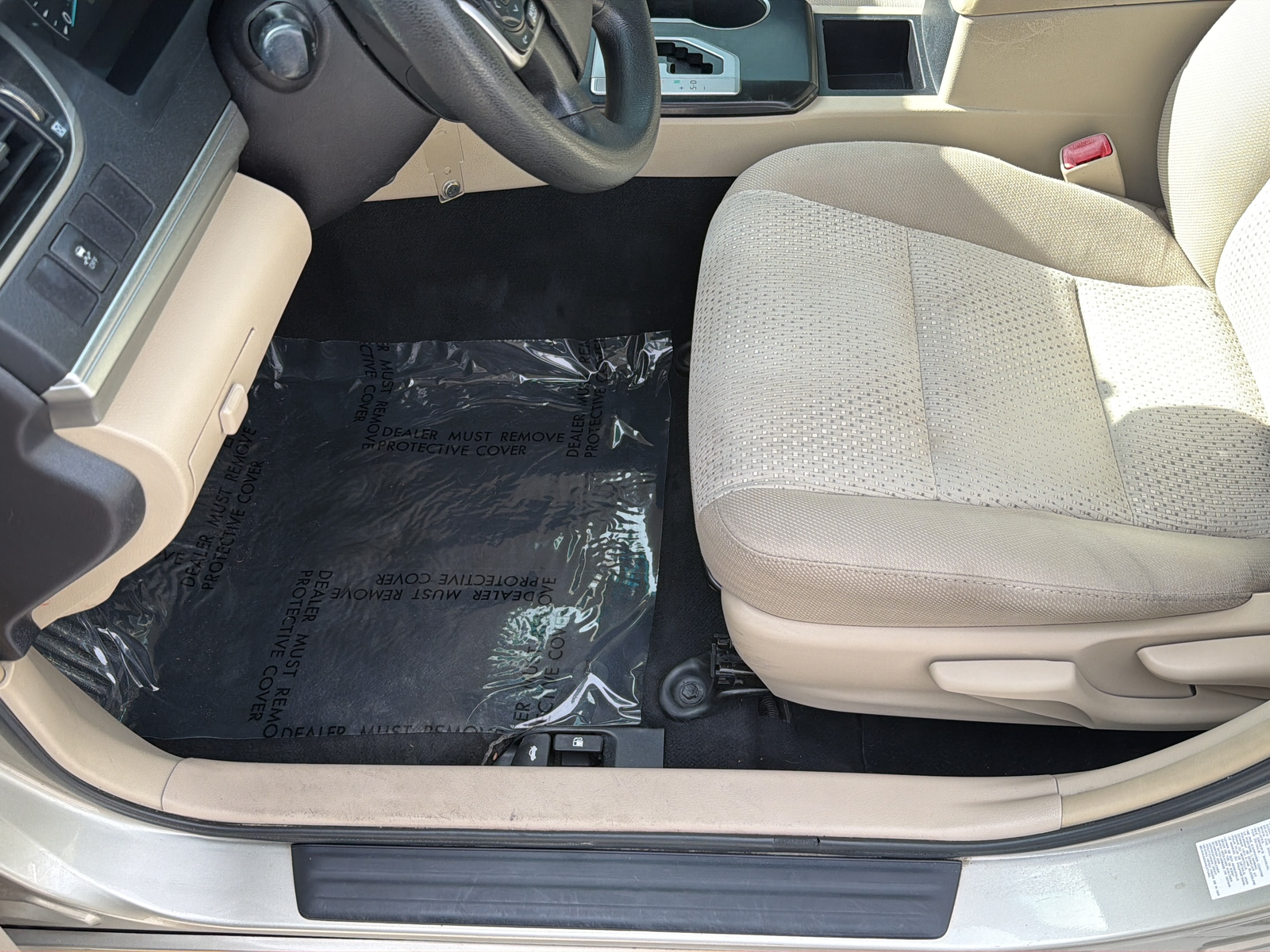 Used 2014 Creme Brulee Toyota L image 29