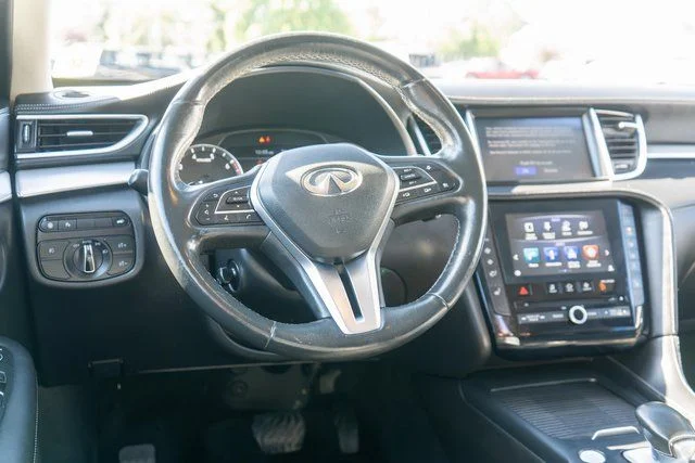 Used 2019 White INFINITI ESSENTIAL image 16