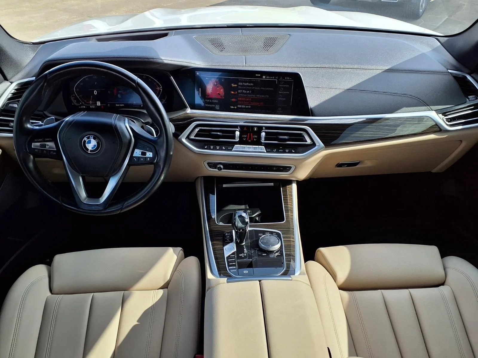 Used 2021 White BMW sDrive40i image 11