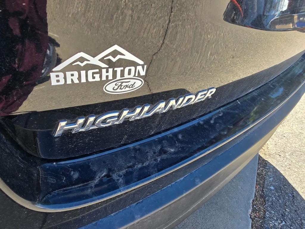 Used 2019 Midnight Black Metallic Toyota XLE image 20