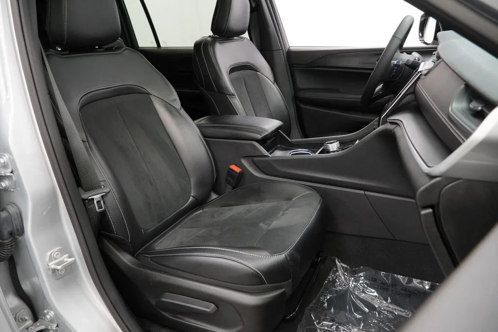 Used 2024 Silver Jeep Altitude X image 47