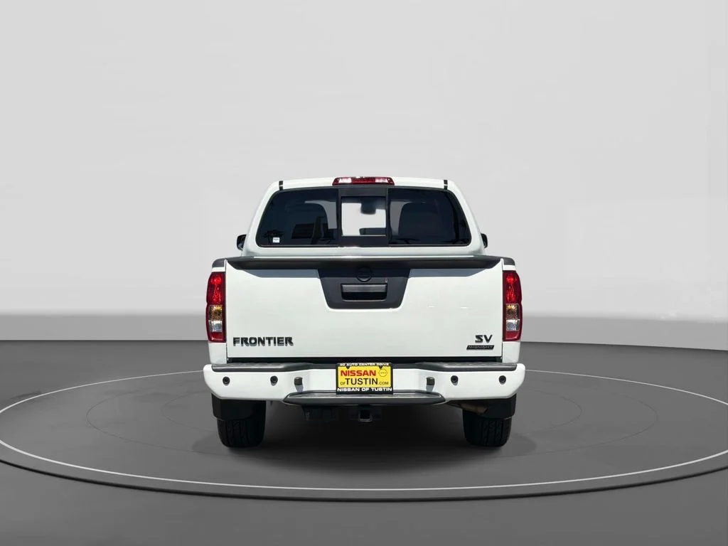 Used 2021 Glacier White Nissan SV image 5