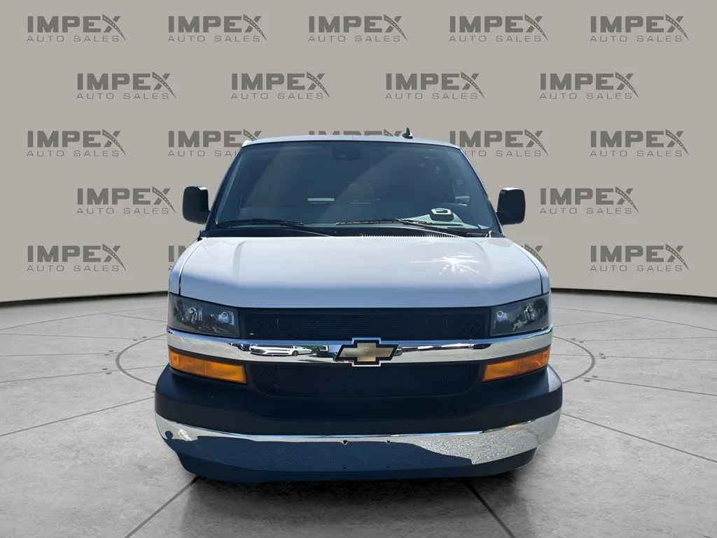 Used 2025 White Chevrolet LT image 8