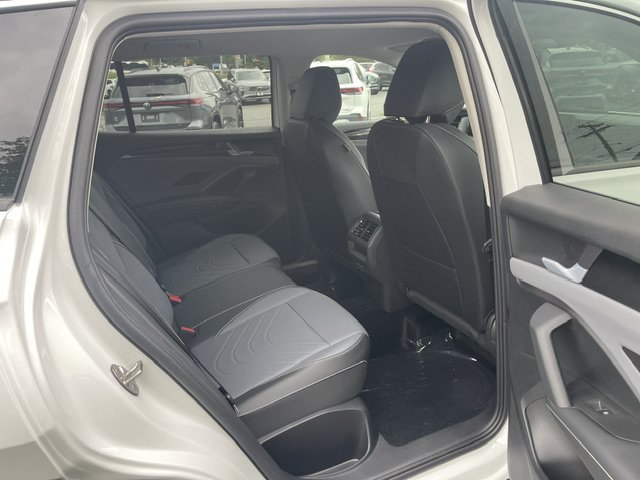 New 2026 Pure White Volkswagen 2.0T SE image 7