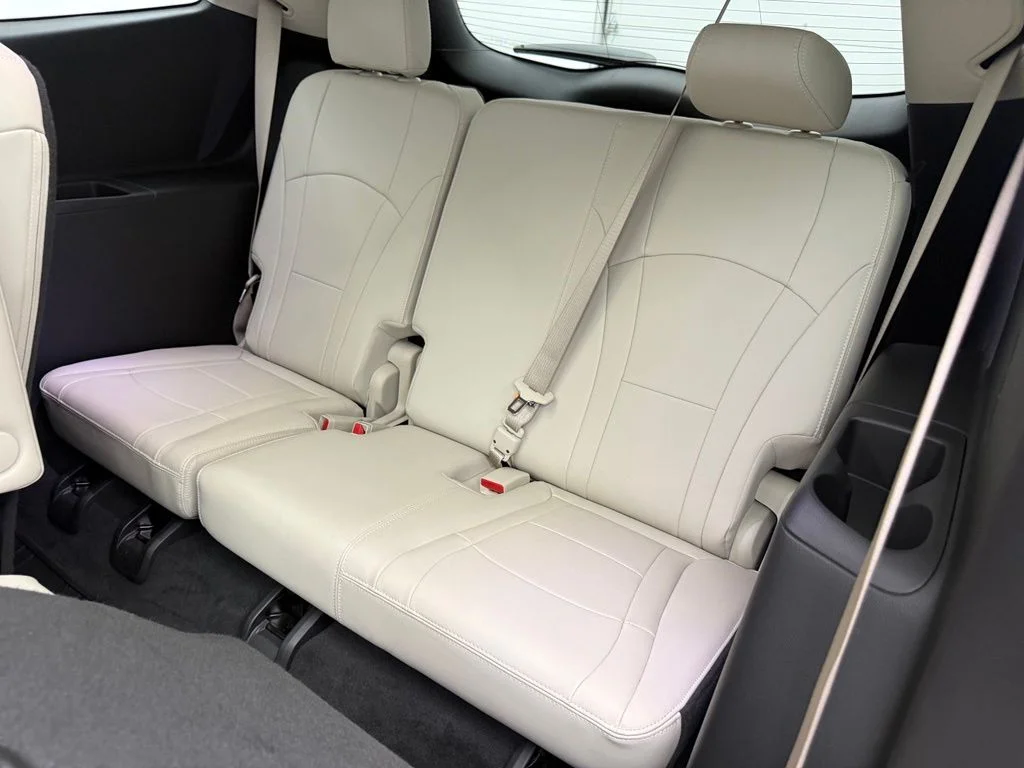 Used 2023 Green Buick Essence image 31