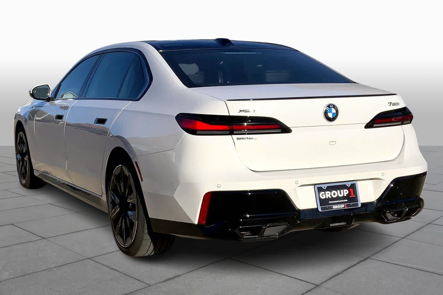 2025 BMW 7 Series 760i - Photo 11