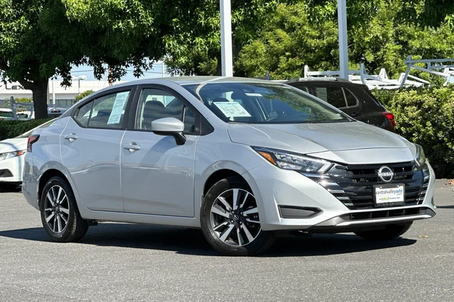 2025 Nissan Versa SV