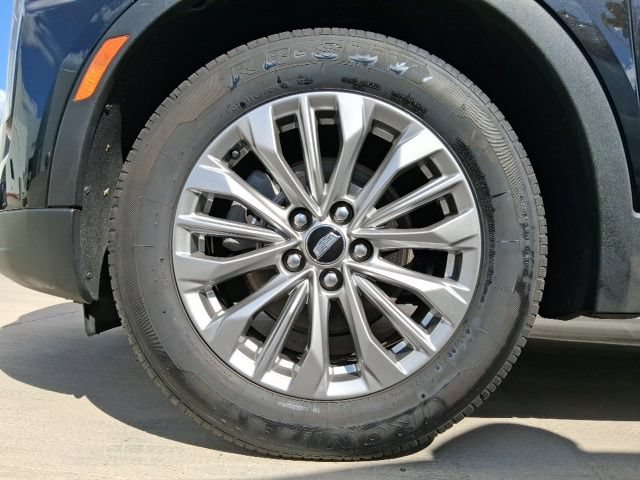 Used 2025 Stellar Black Metallic Cadillac Premium Luxury image 22