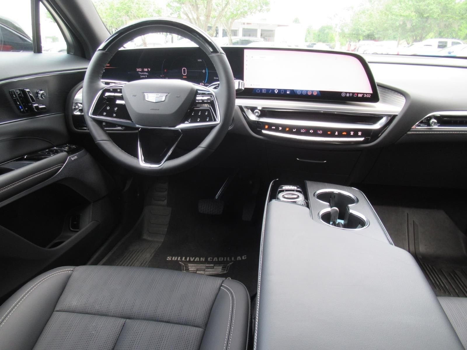 Used 2025 Red Cadillac Luxury image 14