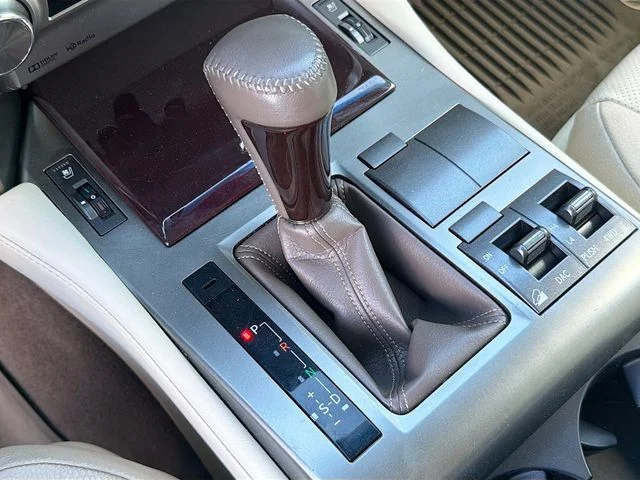Used 2019  Lexus 460 image 18