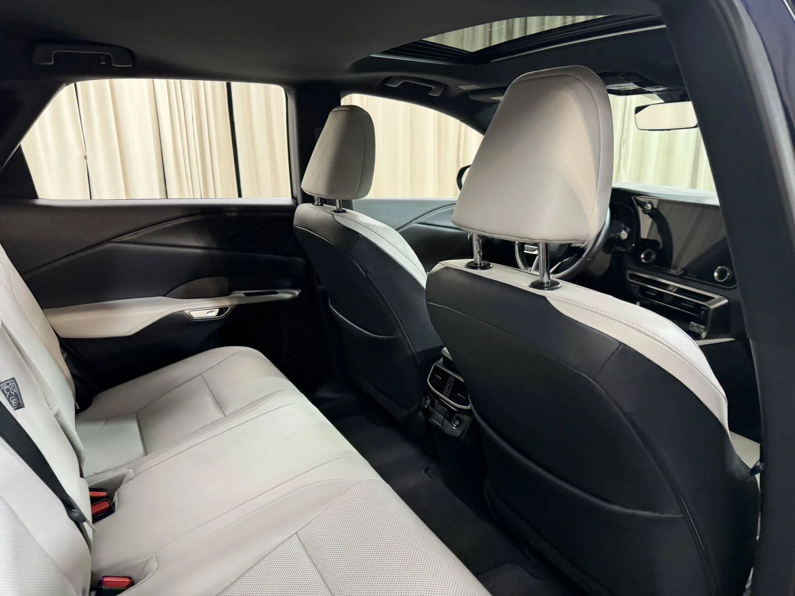 Used 2024  Lexus 350 Premium image 34