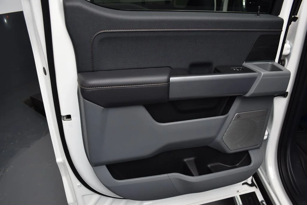 New 2025 White Ford Lariat image 18