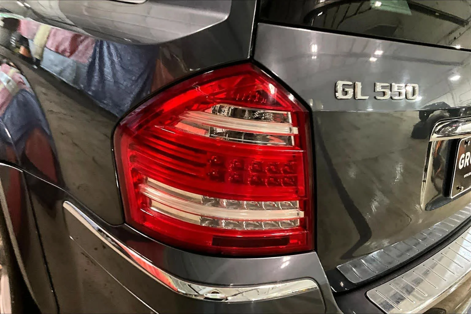 Used 2011 Black Mercedes-Benz GL 550 image 27