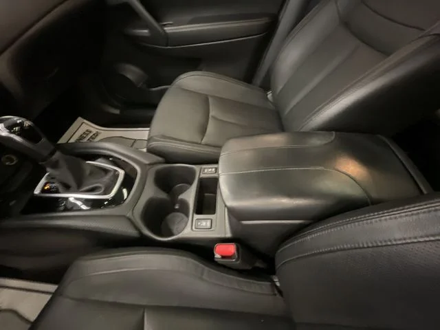 Used 2018 Magnetic Black Nissan SL image 21