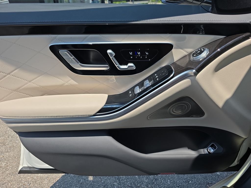 Certified Used 2022 White Mercedes-Benz S 580 image 19