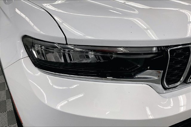Used 2022 Bright White Clearcoat Jeep Limited image 36