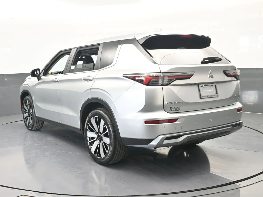 New 2026 Silver Alloy Mitsubishi SE image 4