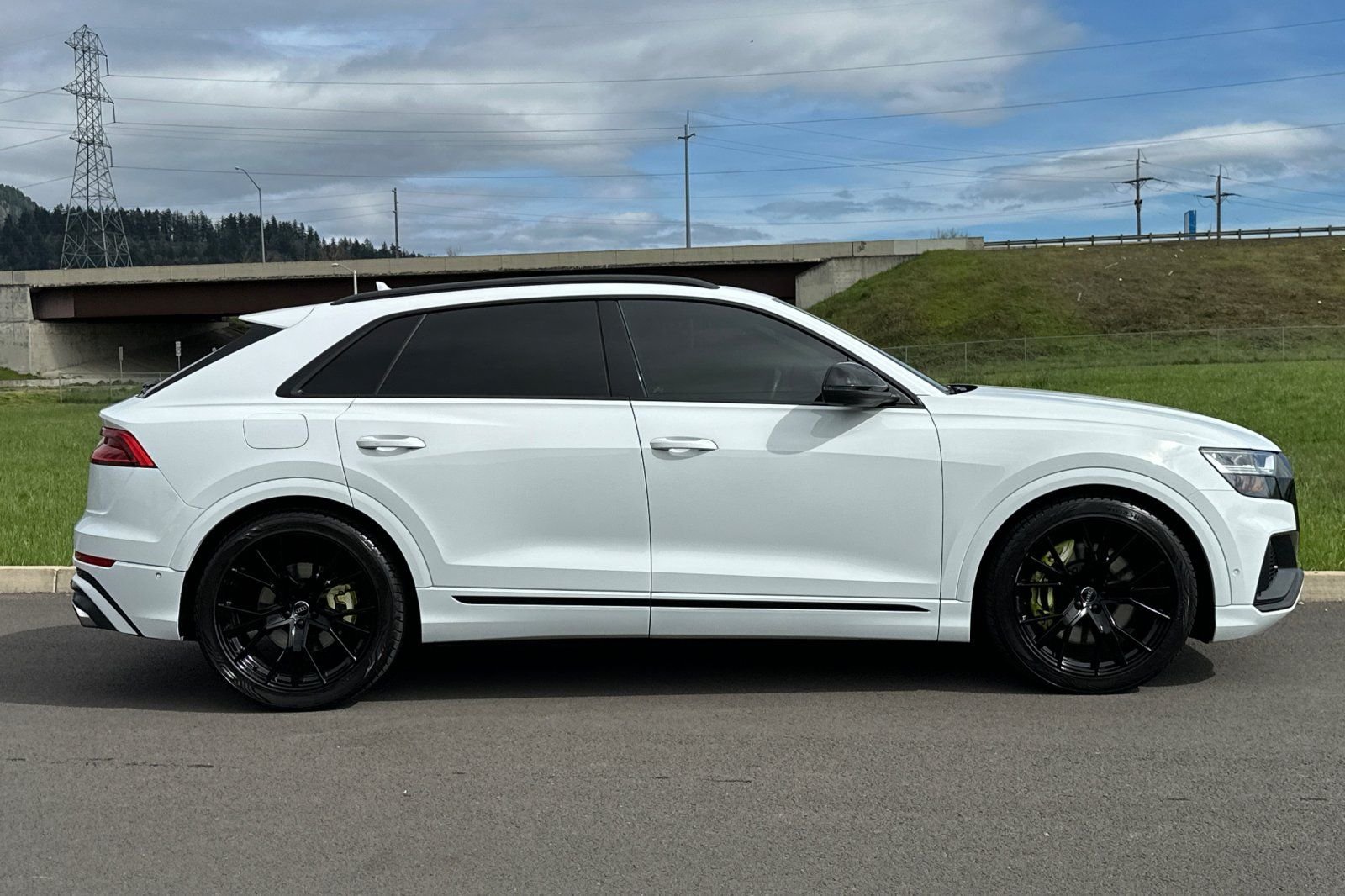 Used 2021 White Audi 4.0T Premium Plus image 2