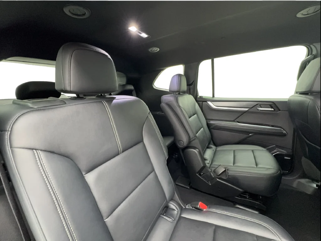 Used 2026 White GMC Elevation image 32