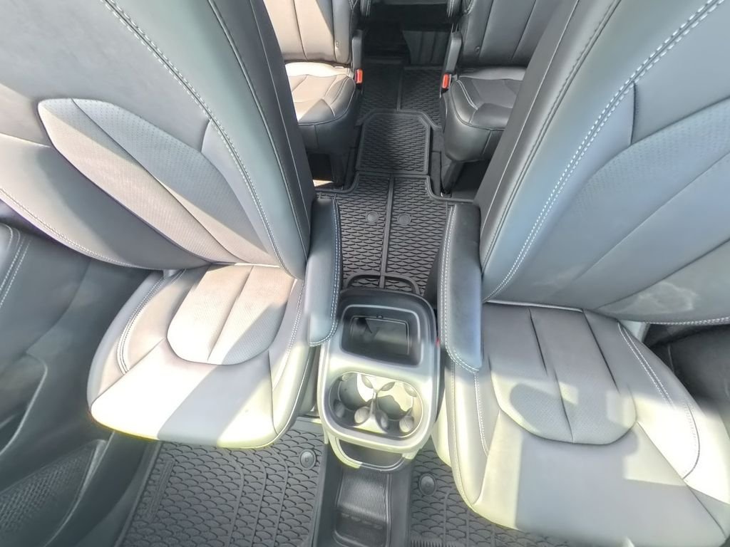2025 Chrysler Voyager LX - Photo 27