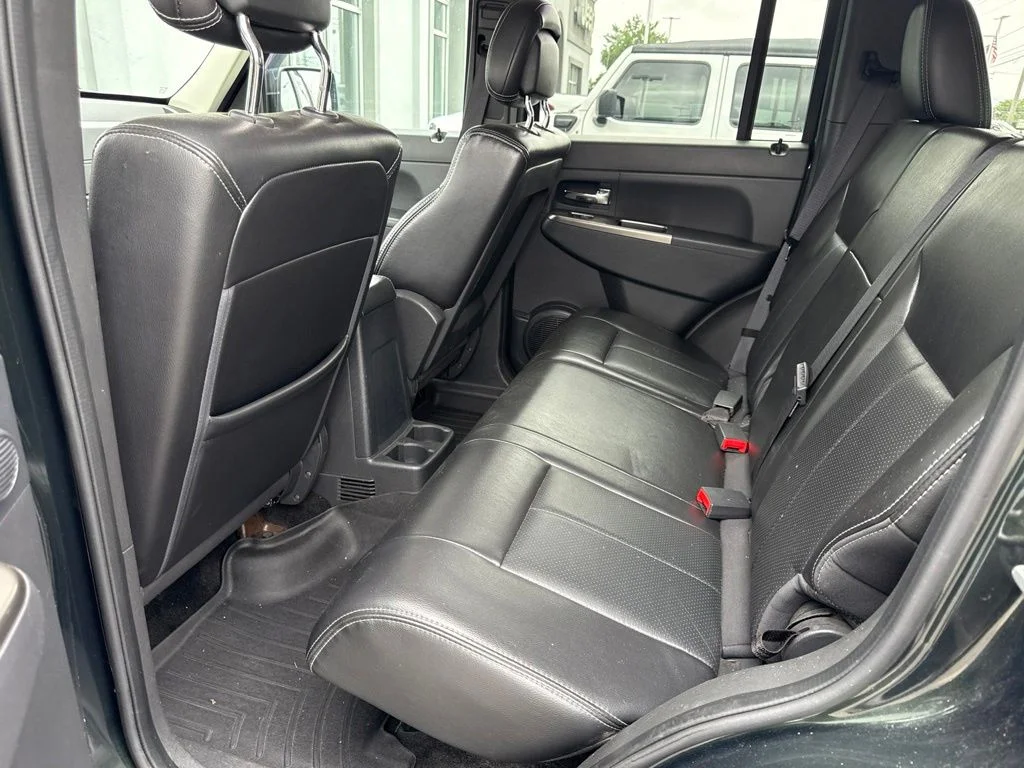Used 2011 Green Jeep Limited image 17