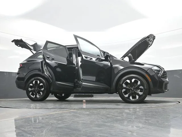 Used 2023 Black Kia X-Line image 31