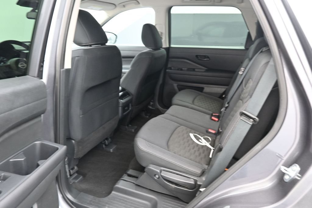 Used 2025 Gray Nissan SV image 17