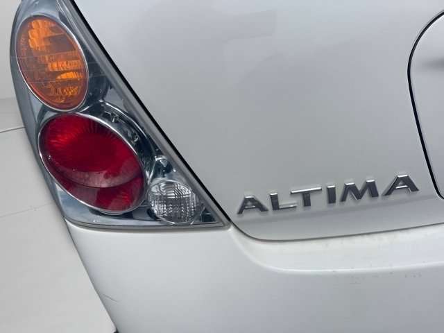 Used 2003 Cloud White Nissan S image 12