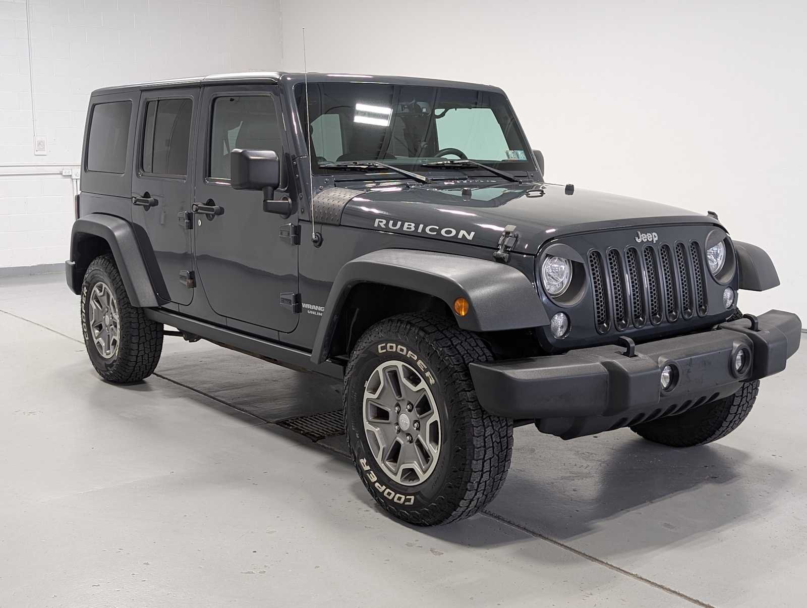 Used 2017 Rhino Clearcoat Jeep Rubicon image 6