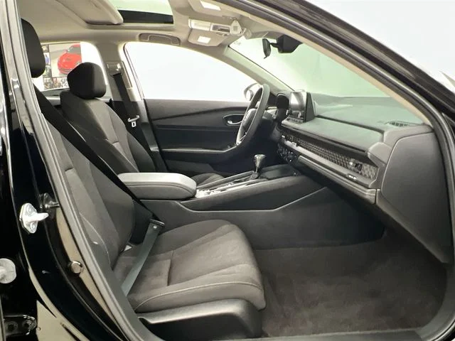 Used 2023  Honda EX image 15