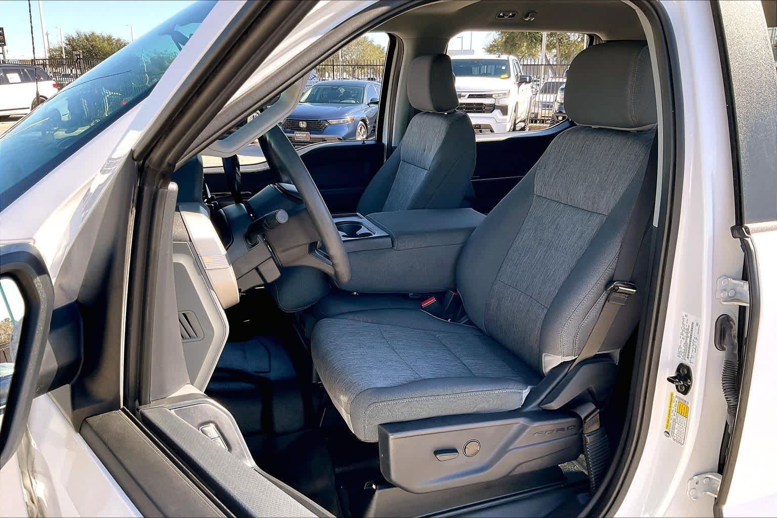 Used 2022 Oxford White Ford XL image 19