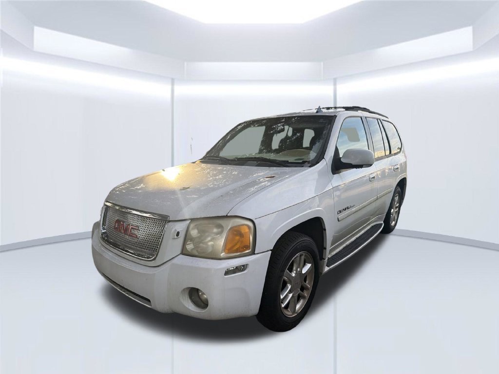 Used 2007 Summit White GMC Denali image 6