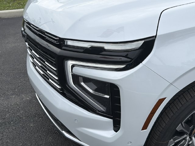 New 2026 Polar White Tricoat Chevrolet High Country image 9