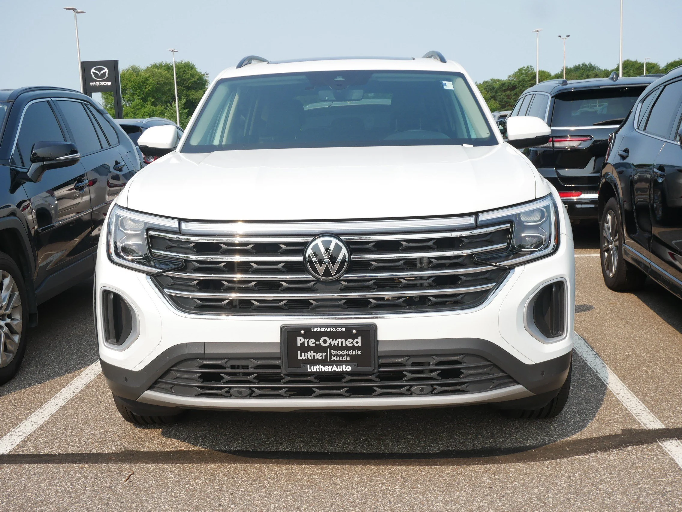 Used 2025 Volkswagen Atlas SE w/Tech with VIN 1V2KR2CA7SC518556 for sale in Brooklyn Center, Minnesota