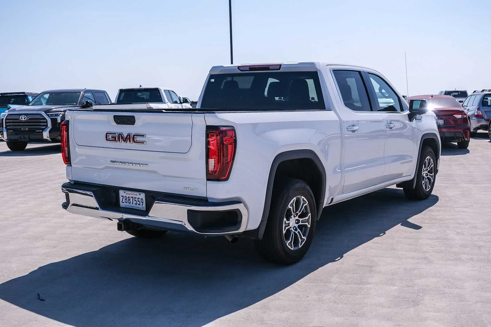 Used 2025 Summit White GMC SLT image 4