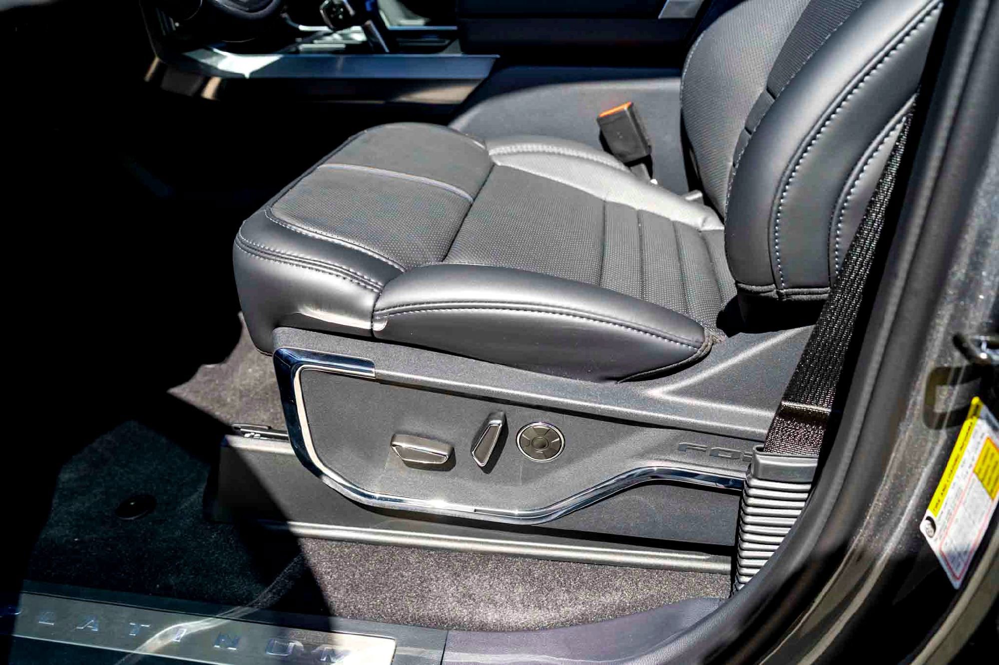 New 2025 Carbonized Gray Metallic Ford Platinum image 11