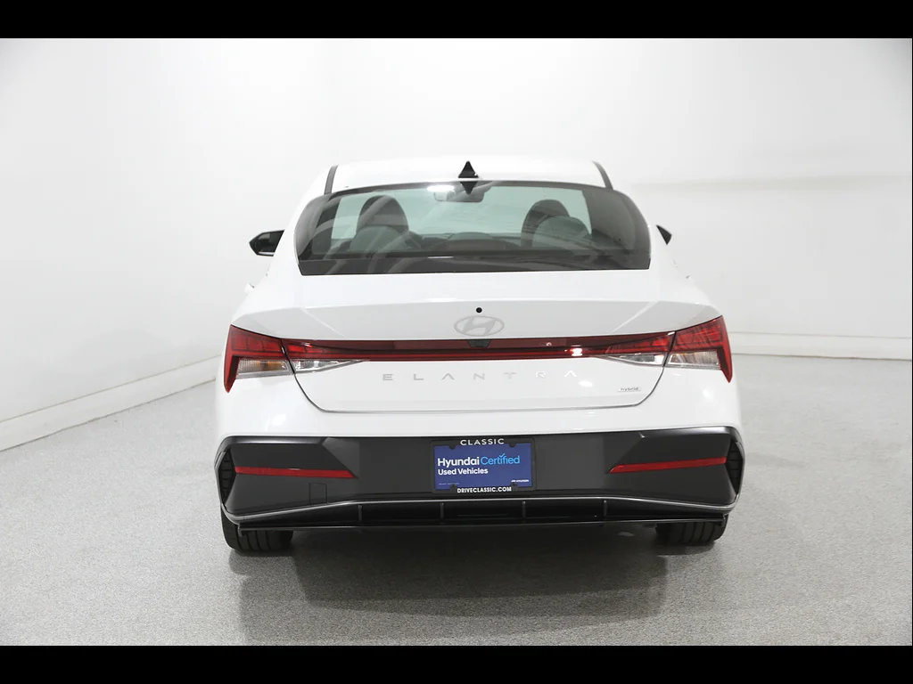 Used 2025 Serenity White Pearl Hyundai Limited image 19