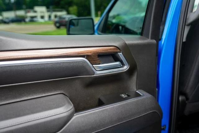 Used 2025 Riptide Blue Metallic Chevrolet RST image 25