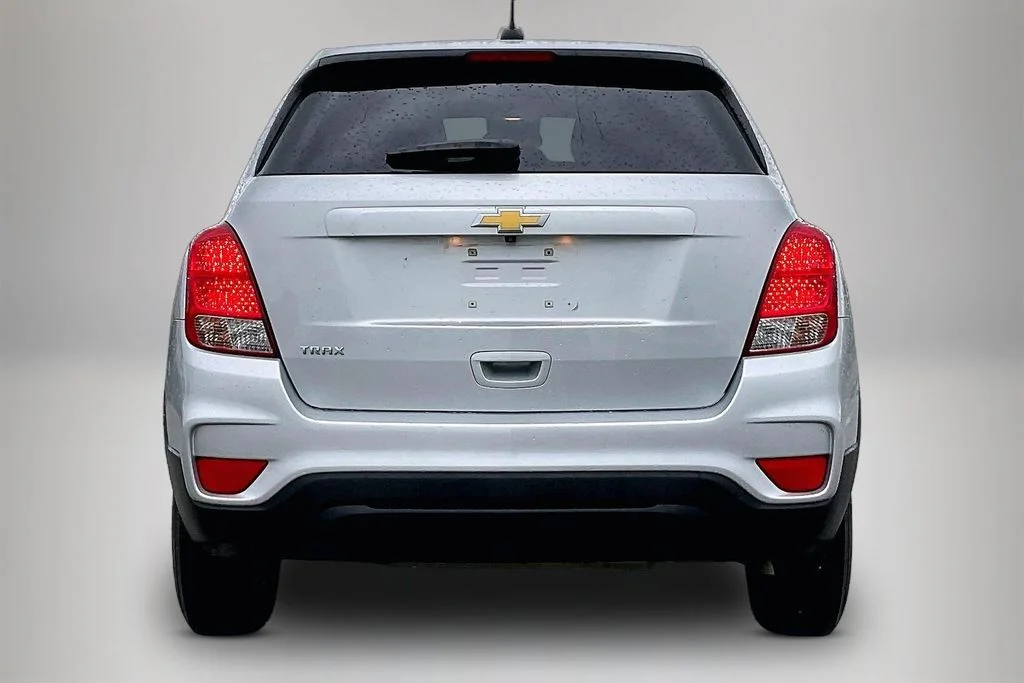 Used 2022 Silver Chevrolet LS image 6