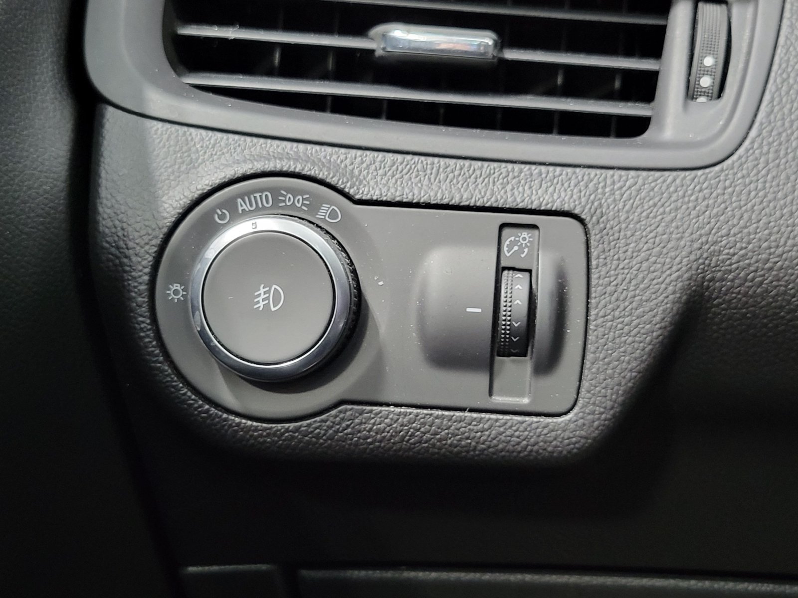 Used 2020 Blue Buick Essence image 16