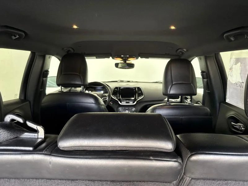 Used 2019 Black Jeep Limited image 9