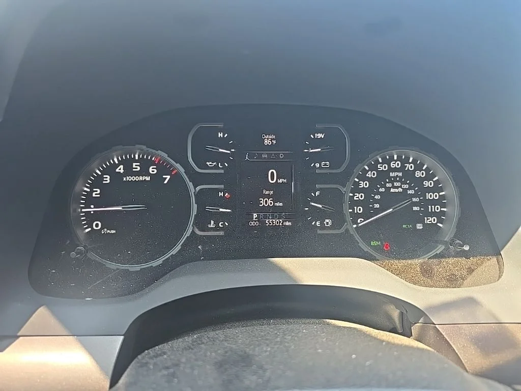 Used 2020 Black Toyota SR5 image 15