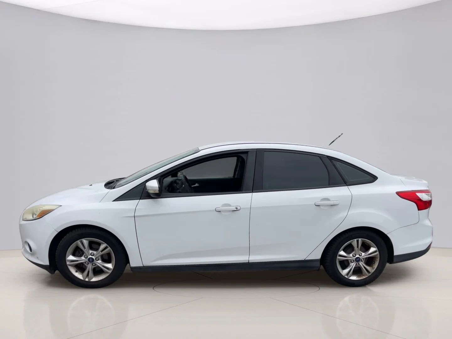 Used 2014 White Ford SE image 3