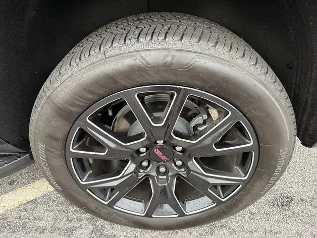 Used 2026 Onyx Black GMC Elevation image 20