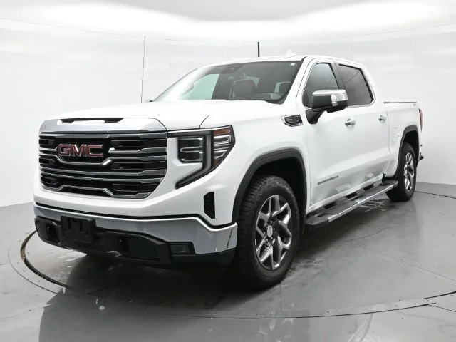 Used 2023 SUMMIT WHITE GMC SLT image 3