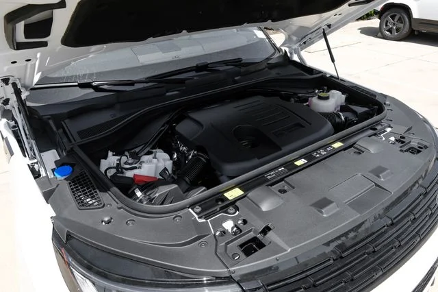 New 2026 Fuji White Land Rover Dynamic SE image 64