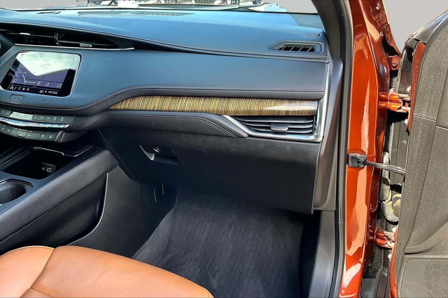 Used 2019 Autumn Metallic Cadillac FWD Premium Luxury image 19