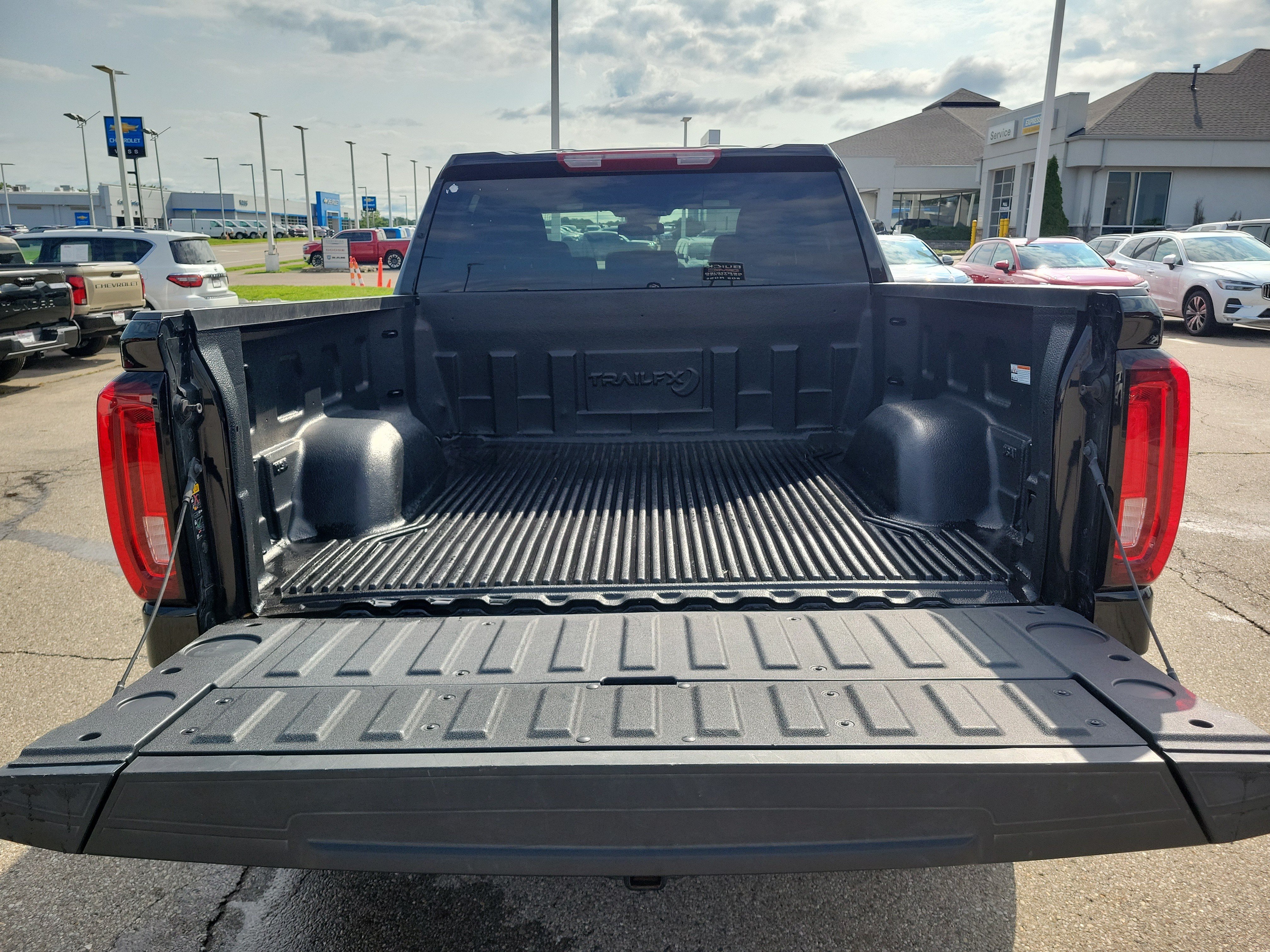 Certified Used 2026 Onyx Black GMC SLT image 9