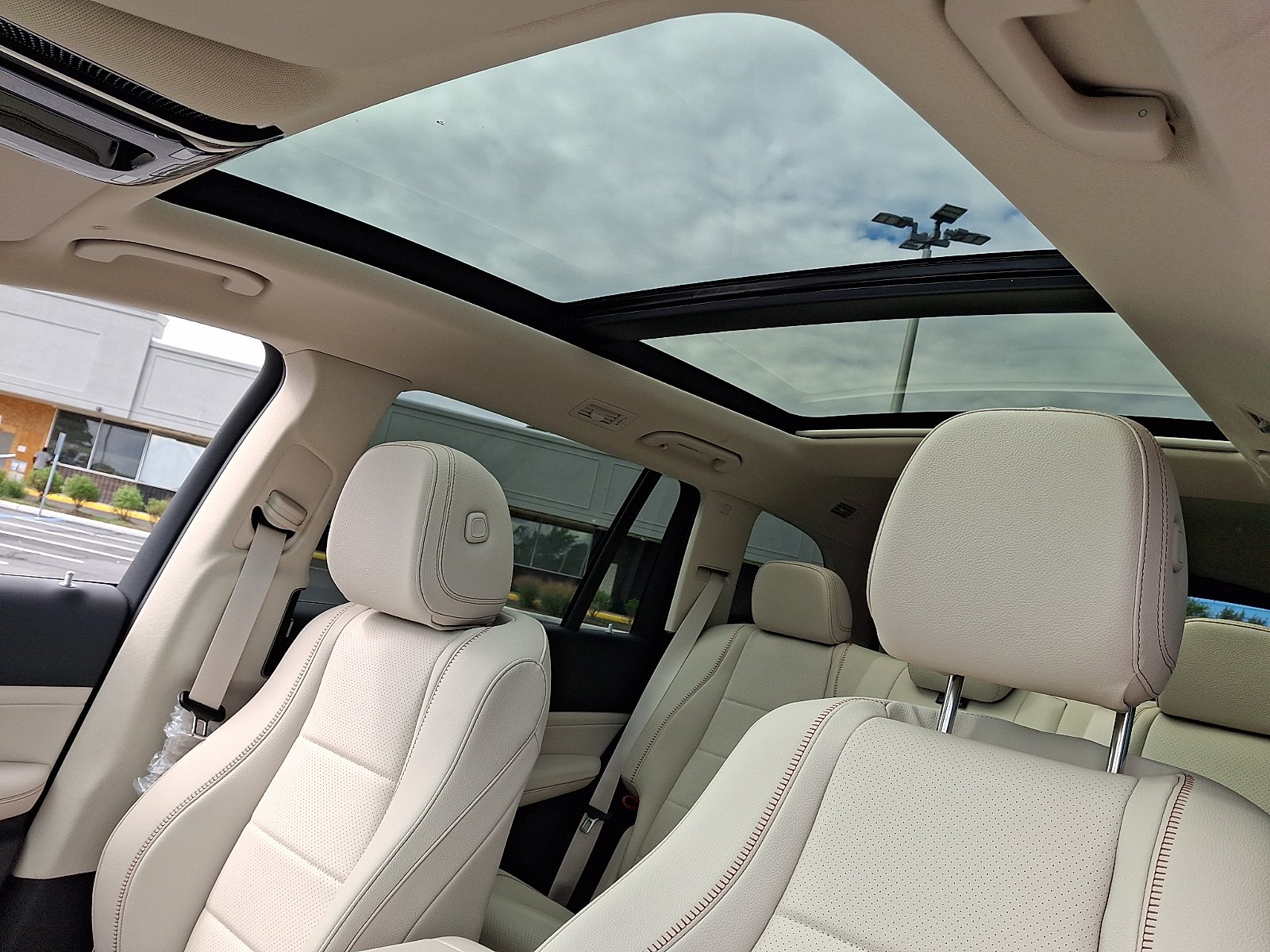 New 2027 Polar White Mercedes-Benz GLS 450 image 12